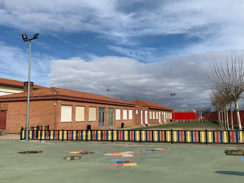 Colegio Público San Blas - Colegio público en Santa Marta de Tormes - foto 2
