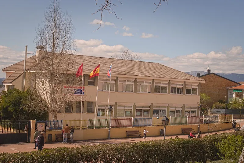 Colegio Público Seis de Diciembre - Colegio público en Colmenarejo - foto 2