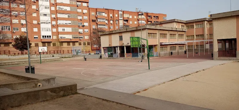Colegio Público Cervantes - Colegio público en Fuenlabrada - foto 2