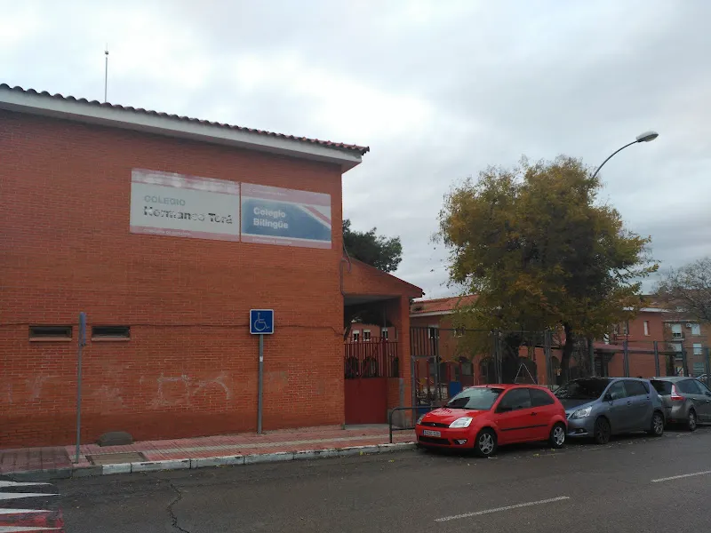 Colegio Público Hermanos Tora - Humanes de Madrid