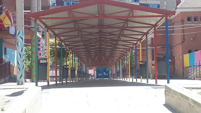 Colegio Público Rayuela - Colegio público en Fuenlabrada - foto 2