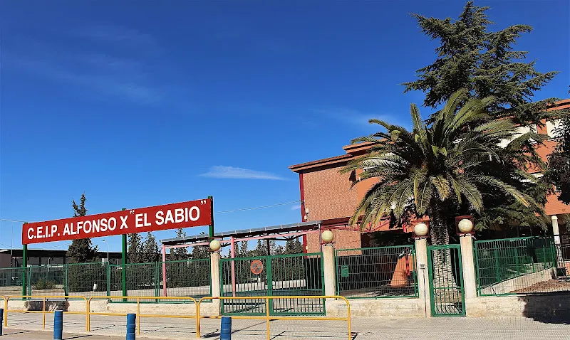 C.E.I.P. Alfonso X El Sabio - Colegio público en Yecla - foto 2