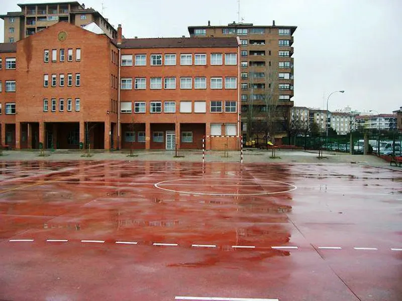 CEIP Azpilagaña - Colegio público en Pamplona - foto 2