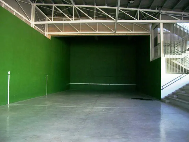 Colegio Público Bernart Etxepare - Colegio público en Pamplona - foto 2