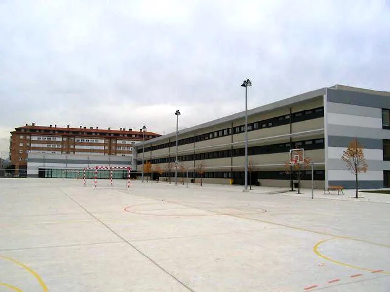 IESO Berriozar DBHI - Instituto de secundaria en Berriozar - foto 2