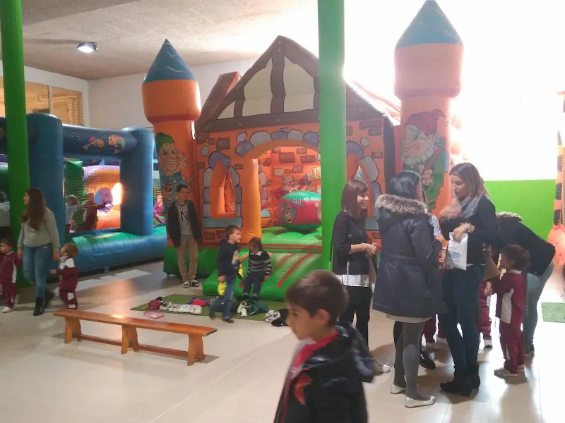 C.Con. Santa Teresa de Jesús - Colegio privado en Pamplona - foto 2