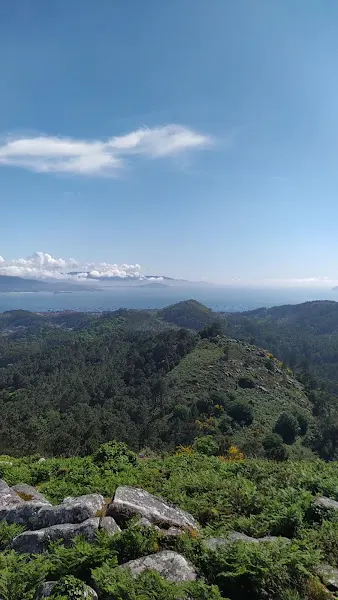 IES Monte Carrasco - Instituto de secundaria en Cangas - foto 2