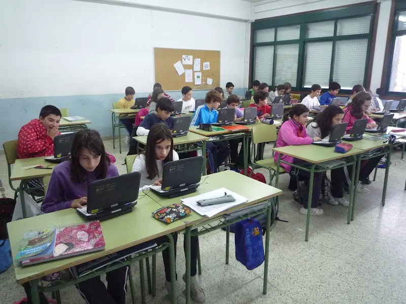 Instituto de Educación Secundaria Pino Manso - Instituto de secundaria en Porrino (O) - foto 2