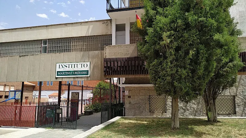IES Martínez Uribarri - Instituto de secundaria en Salamanca - foto 2