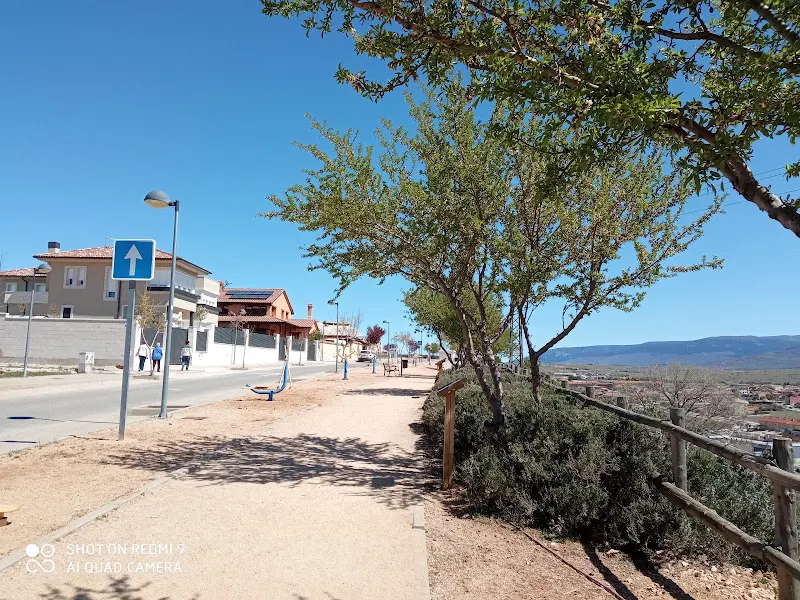 Colegio Público Los Almendros - Colegio público en Lastrilla (La) - foto 2