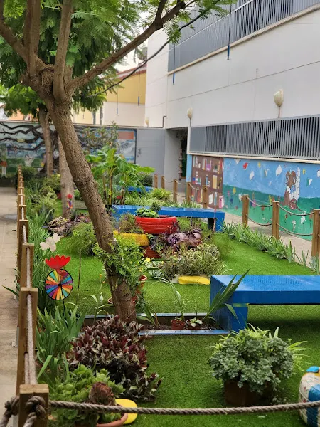 Centro de Educación Infantil Y Primaria Maestro Antonio Reyes Lara - Gines