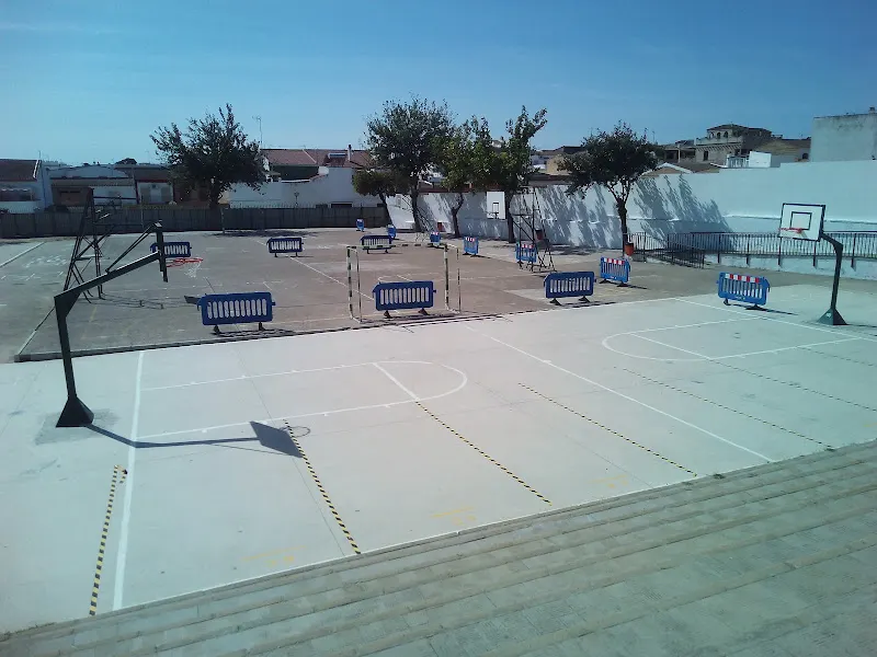Colegio Público Virgen del Rocío - Colegio público en Pilas - foto 2