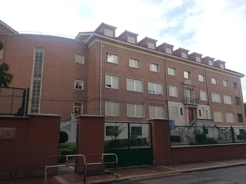 Centro Privado de Enseñanza San José - Colegio privado en Medina del Campo - foto 2