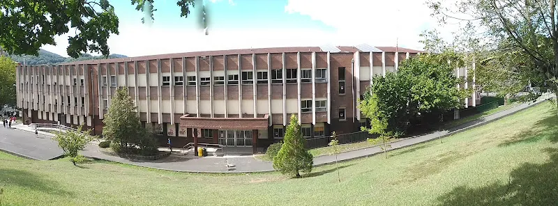 IES Bengoetxe BHI - Instituto de secundaria en Galdakao - foto 2