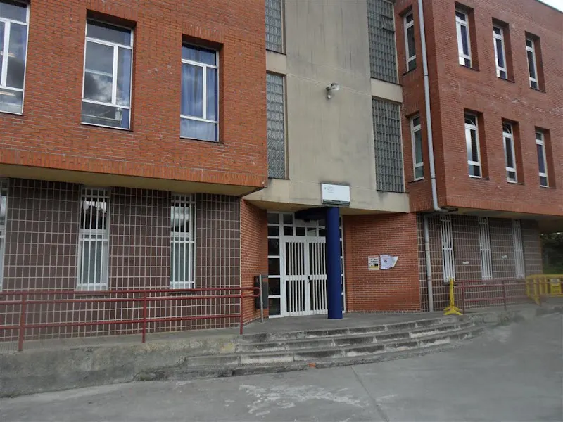Instituto de Educación Secundaria Ies Muskiz - Instituto de secundaria en Muskiz - foto 2