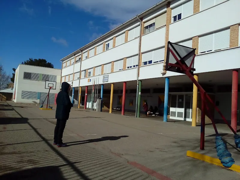 CEIP Julián Nieto Tapia - Colegio público en Zaragoza - foto 2