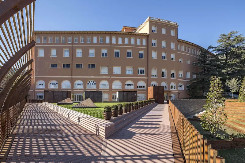 Col·legi Montserrat - Escuela Internacional en Barcelona - foto 3