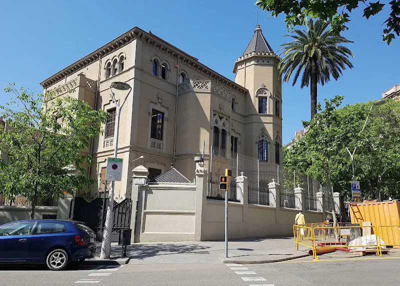 Escola Santa Anna - Colegio privado en Barcelona - foto 2