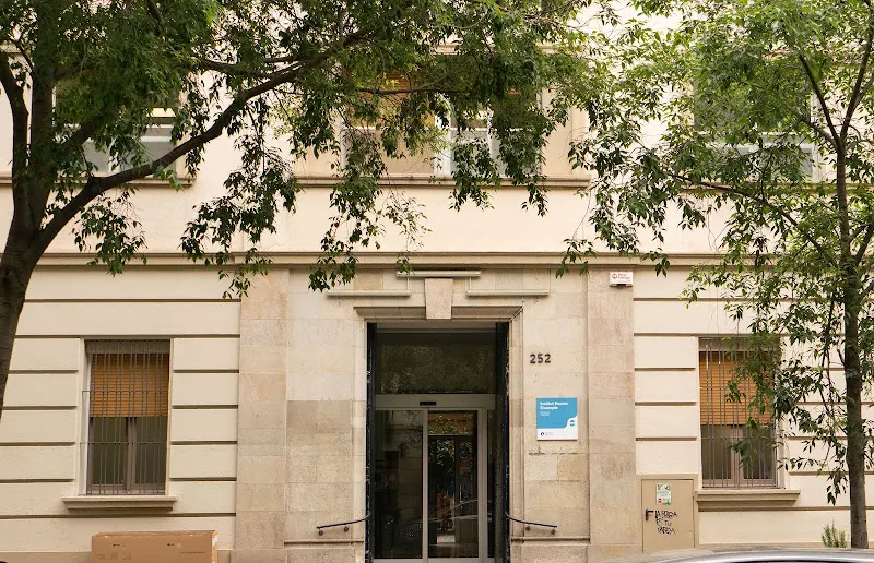 Institut Escola Eixample - Colegio público en Barcelona - foto 2