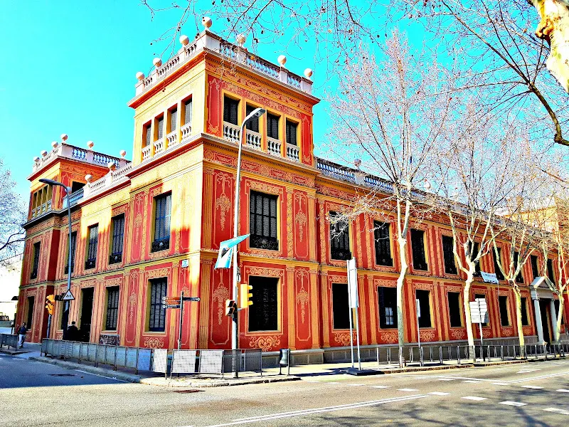 Escuela Mossén Jacint Verdaguer - Escuela de primaria en Barcelona - foto 2