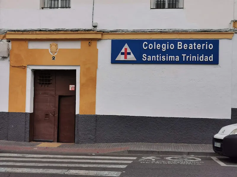 Colegio Concertado Beaterio de la Santísima Trinidad - Colegio concertado en Sevilla - foto 2