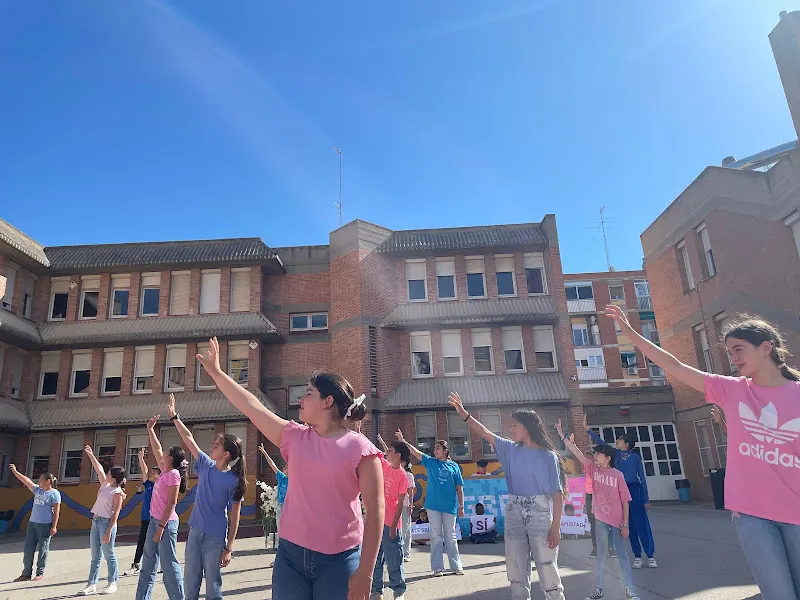 Colegio María Auxiliadora (Salesianas) - Colegio concertado en Zaragoza - foto 2