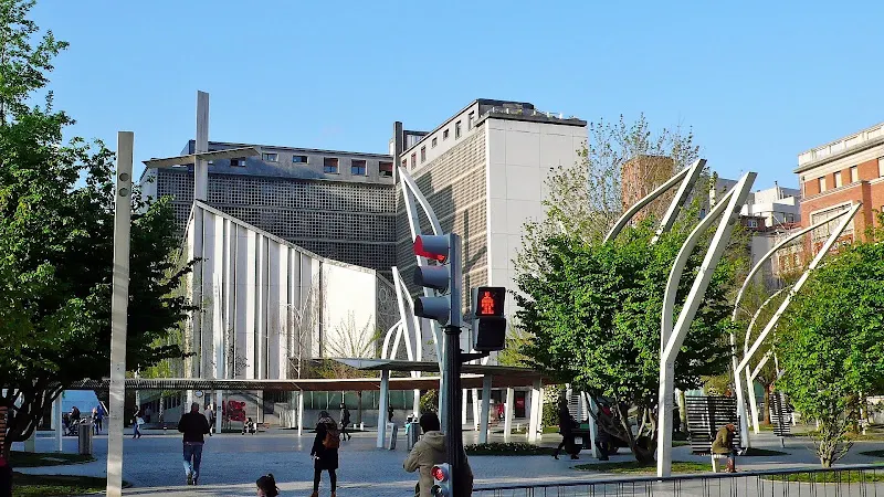 El Carmen Indautxu - Colegio religioso en Bilbao - foto 2