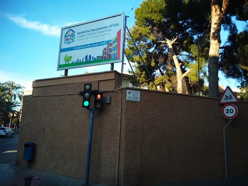 Colegio Santísimo Sacramento FEYDA. Centro católico concertado de Infantil, Primaria y Secundaria