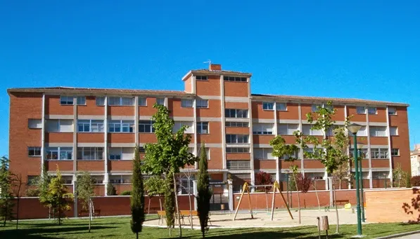 Colegio Reinado del Corazón de Jesús y Nuestra Señora del Pilar - Colegio concertado en Valladolid - foto 2