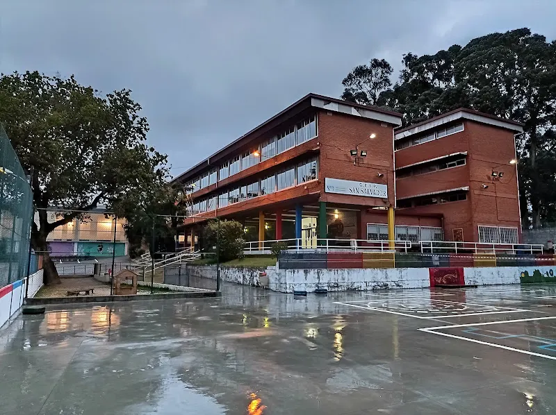 Colegio Público San Salvador - Colegio público en Vigo - foto 2