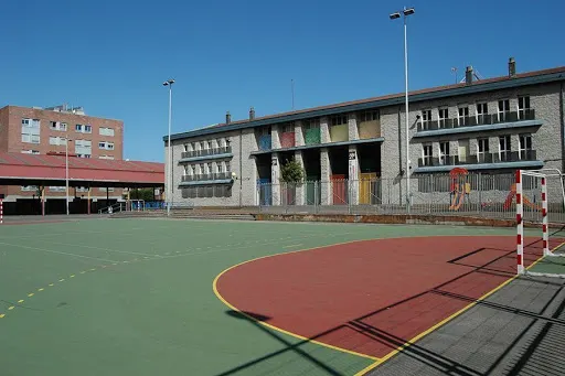 Colegio Público Santa Olaya - Colegio público en Gijón - foto 2