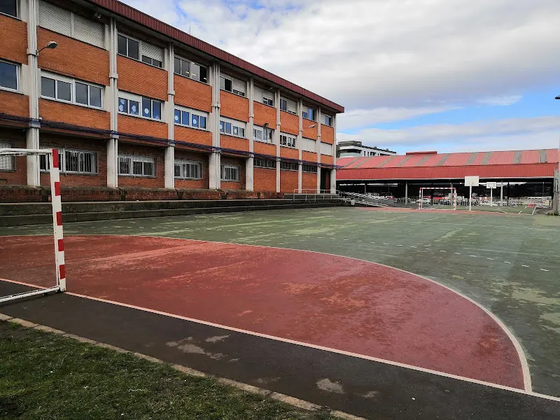 C.E.I.P. Antonio Machado - Colegio público en Gijón - foto 2