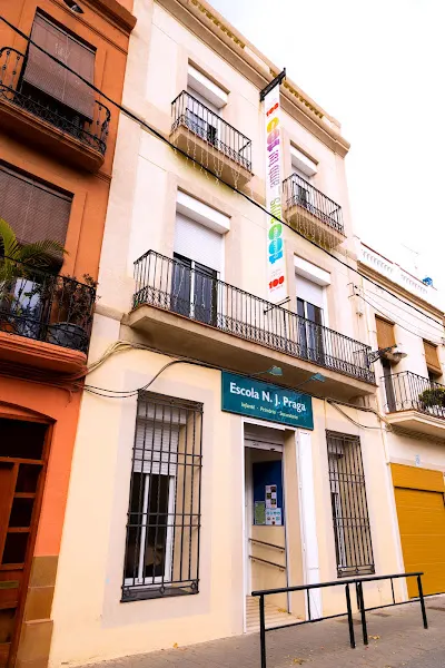 Escuela NJ Praga - Liceo en Badalona - foto 2
