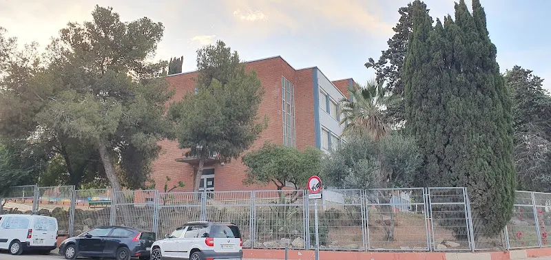 Instituto Isaac Albéniz - Instituto de secundaria en Badalona - foto 2