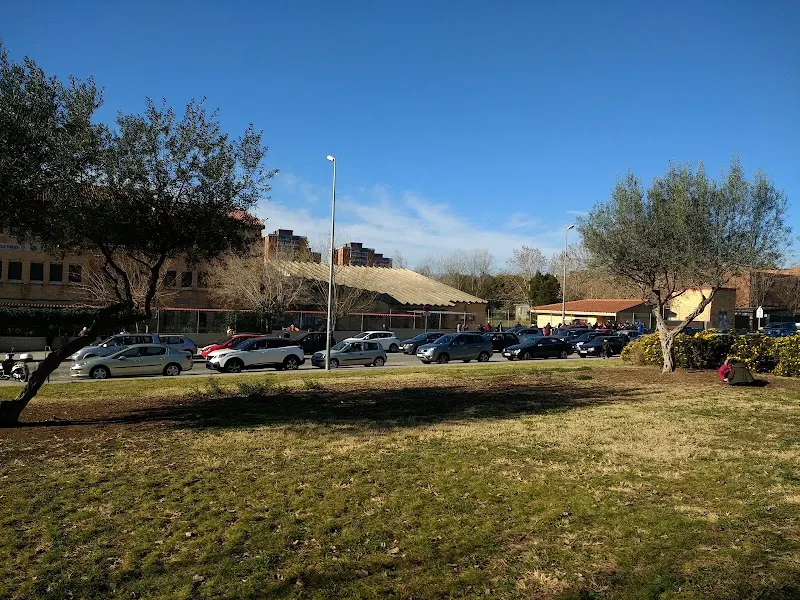 Escola Pau Vila i Dinarès - Colegio público en Terrassa - foto 2