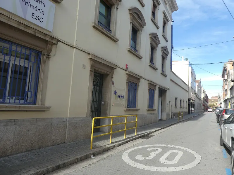 Escola Estel - Escuela primaria y secundaria en Sabadell - foto 3