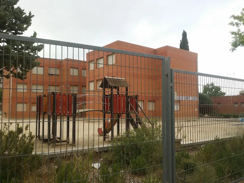 Escuela Sant Julià - Colegio público en Sabadell - foto 2
