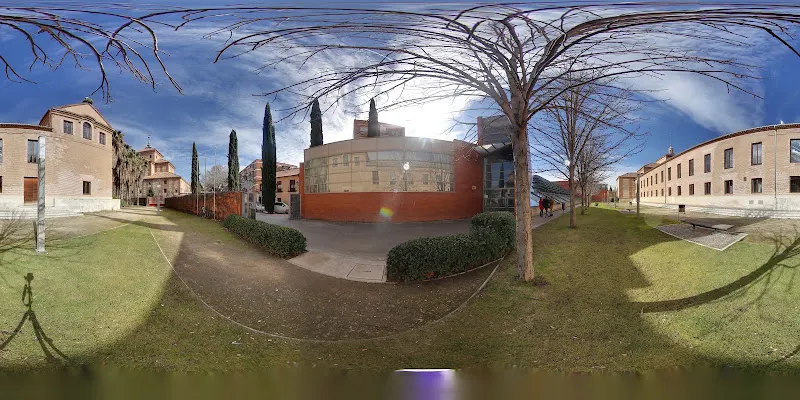 Colegio San José de Caracciolos - UAH (Facultad de Filosofía y Letras) - Escuela universitaria en Alcalá de Henares - foto 2