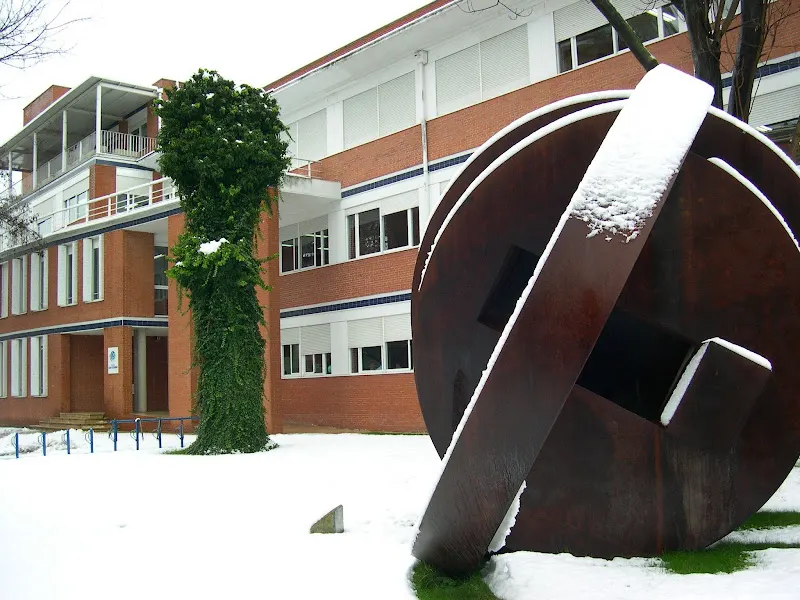 Colegio San Cernin - Colegio concertado en Pamplona - foto 2