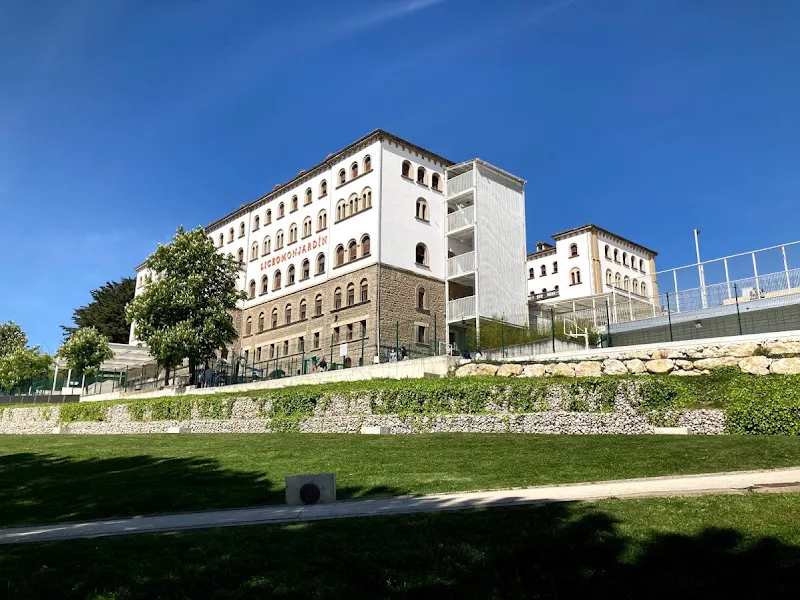 Colegio Concertado Pam. Liceo Monjardín - Pamplona
