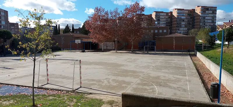IES Julio Caro Baroja - Instituto de secundaria en Fuenlabrada - foto 2