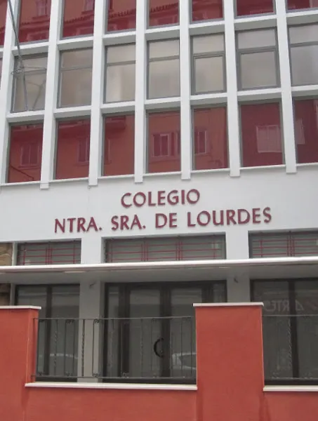 Colegio Nuestra Señora de Lourdes - Burgos