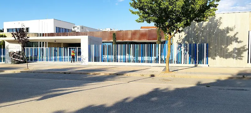 C.E.I.P. Isabel de Basilea - Escuela de primaria en Burgos - foto 2