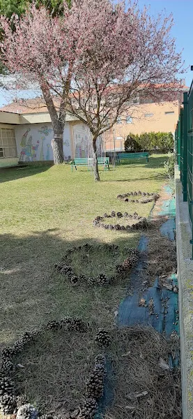 Escuela de Educación Infantil Santa María la Mayor - Colegio público en Burgos - foto 2