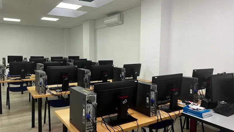 Grupo Colón IECM- Alcorcón - Centro educativo en Alcorcón - foto 2