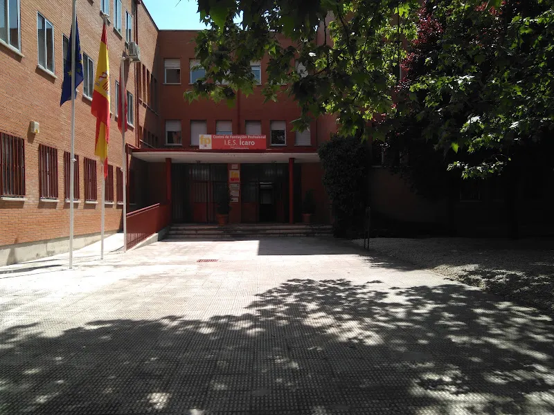 I.E.S. ÍCARO - Instituto de secundaria en Getafe - foto 2