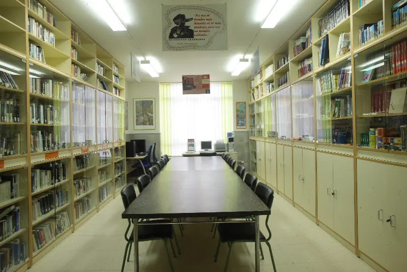 Centro Público de Educación de Personas Adultas Plus Ultra