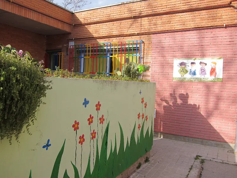 Colegio Público Ciudad de Badajoz - Colegio público en Madrid - foto 2