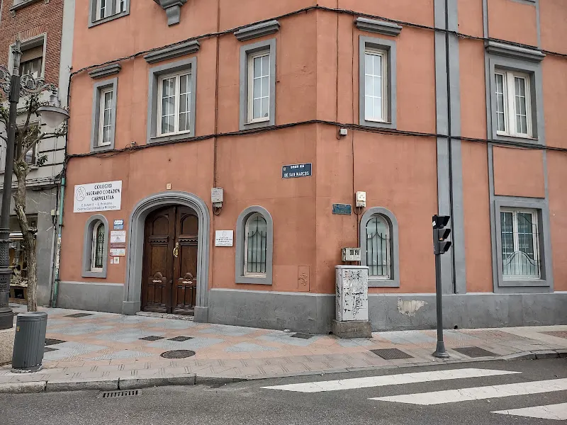 Colegio Carmelitas Sagrado Corazón León Fundación Vedruna Educación - León