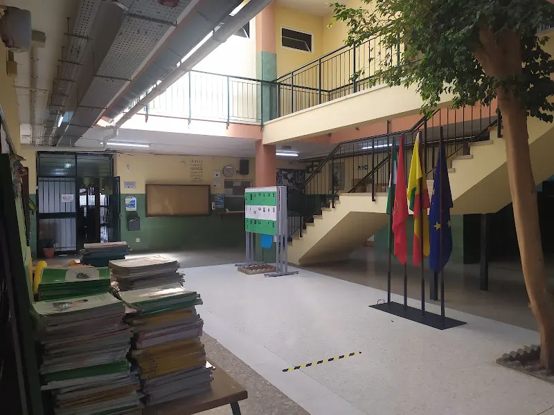Instituto de Educación Secundaria Jesús del Gran Poder - Instituto de secundaria en Dos Hermanas - foto 2